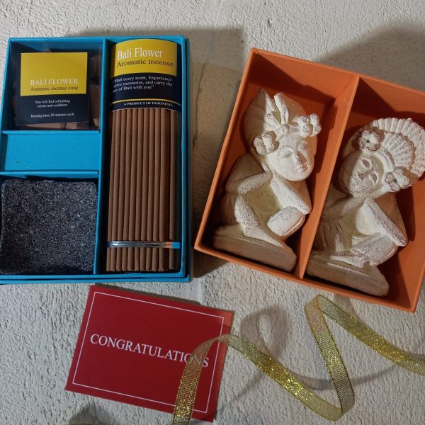 Bali Janger Statue Gift Set & Bali Flower Aromatherapy Incense