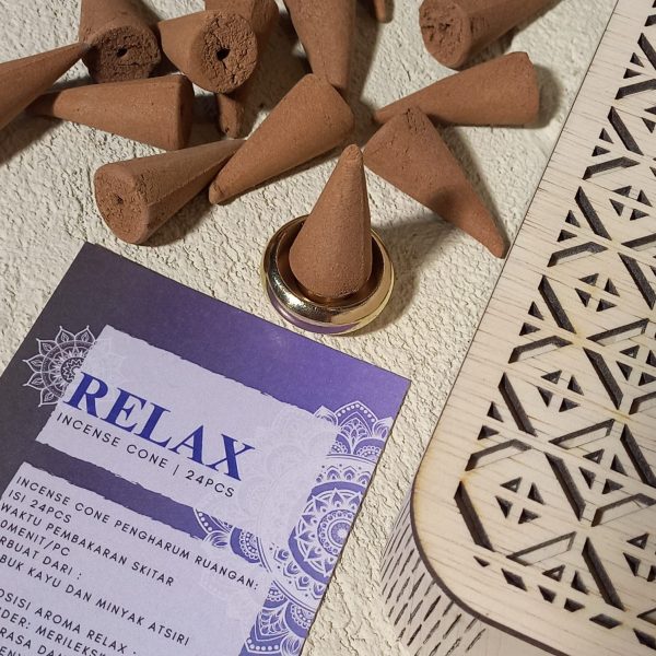 Natural Room Fragrance - Relax Aromatherapy Incense Cones (24 pcs) - Wooden Box Gift Set