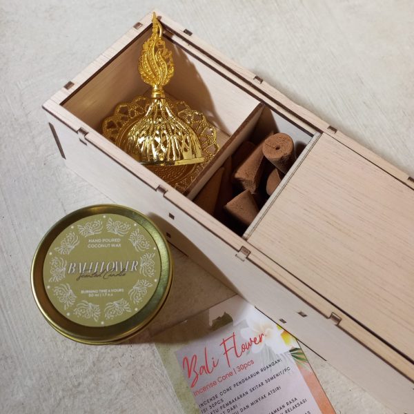 Aromatherapy Room Fragrance – Relax Cone 30pcs & Scented Candle – Wooden Box Gift Set