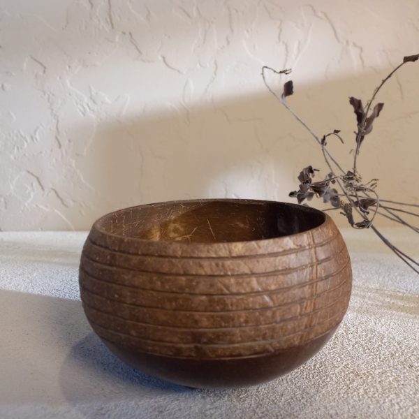 Natural Coconut Shell Bowl – Eco-Friendly Handcrafted Tableware