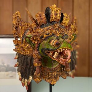 Garuda Head Sculpture – Balinese Art Object for Table Decor